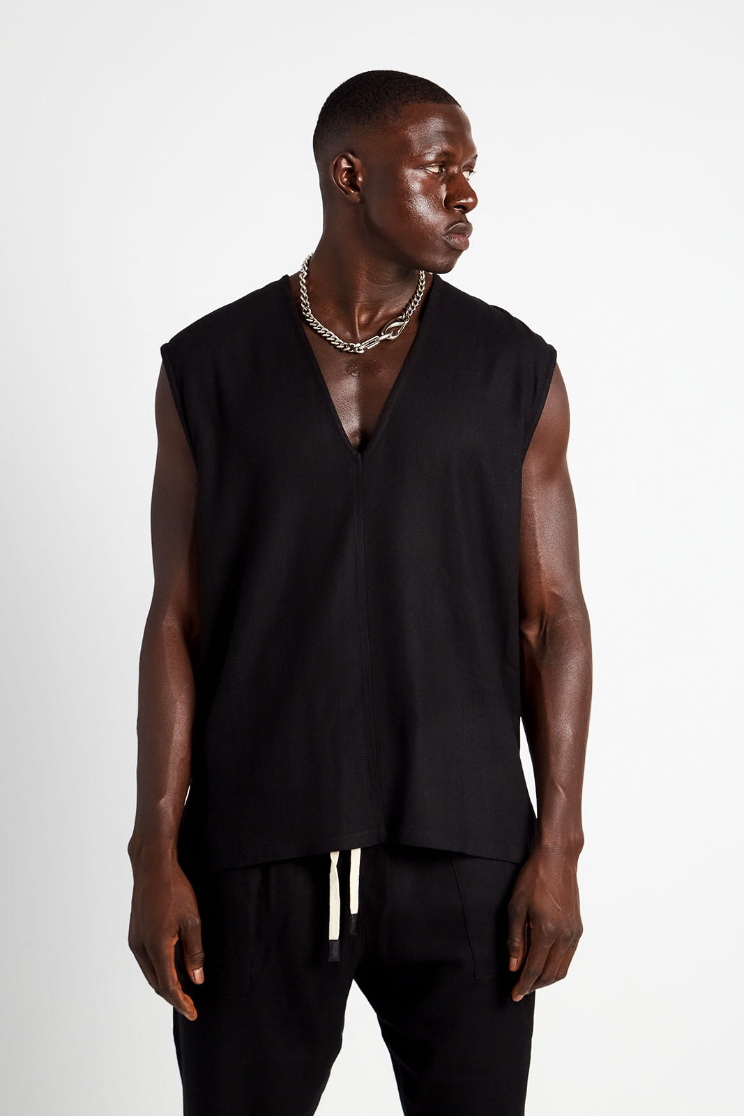 Law 17 Sleeveless Orlu Shirt | Black